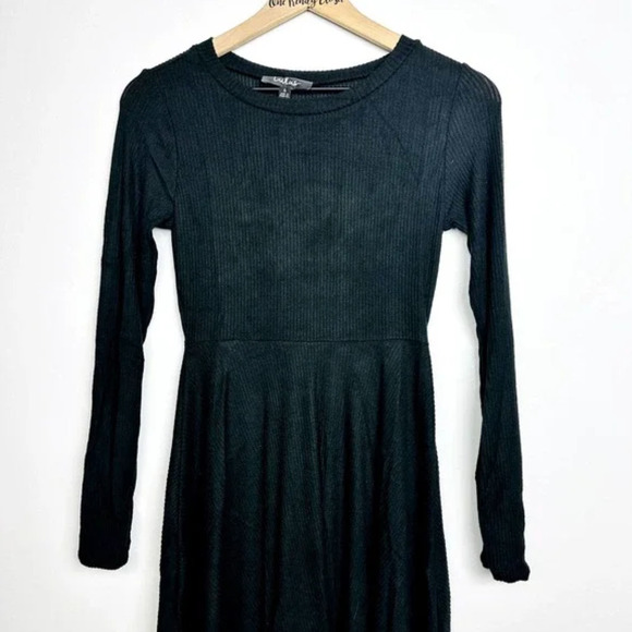 Lulus NWT Fit & Fair Ribbed Knit Long Sleeve Skater Mini Dress Black Size XSmall - Picture 3 of 6